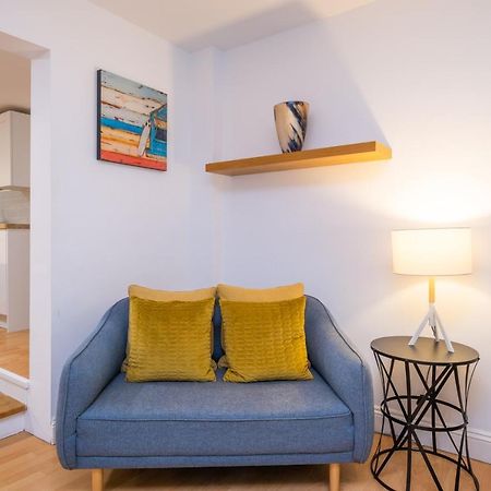 Modern Apt Near Gardens With Large Decking Area - Vivre Retreats Bournemouth Kültér fotó