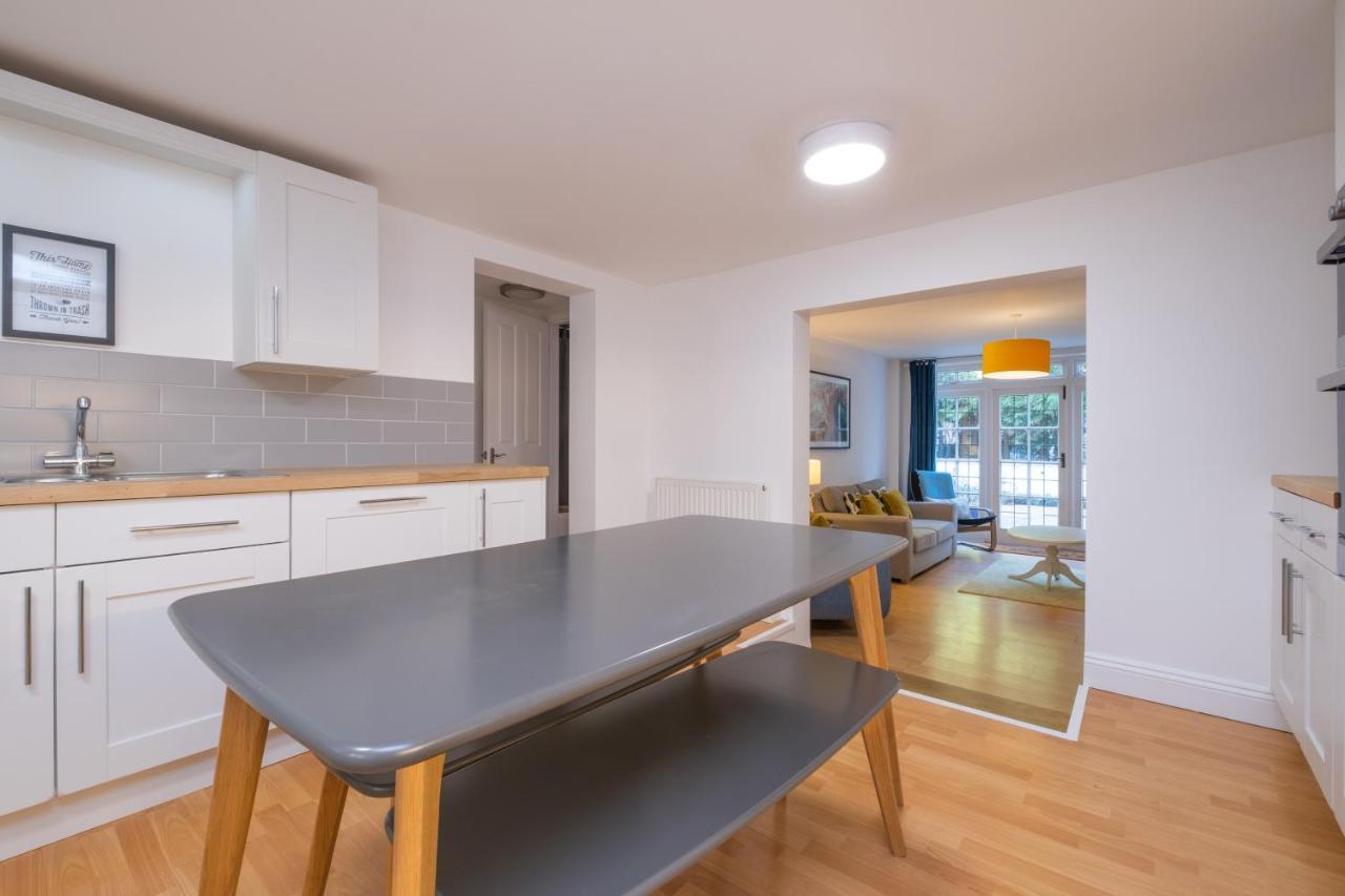 Modern Apt Near Gardens With Large Decking Area - Vivre Retreats Bournemouth Kültér fotó