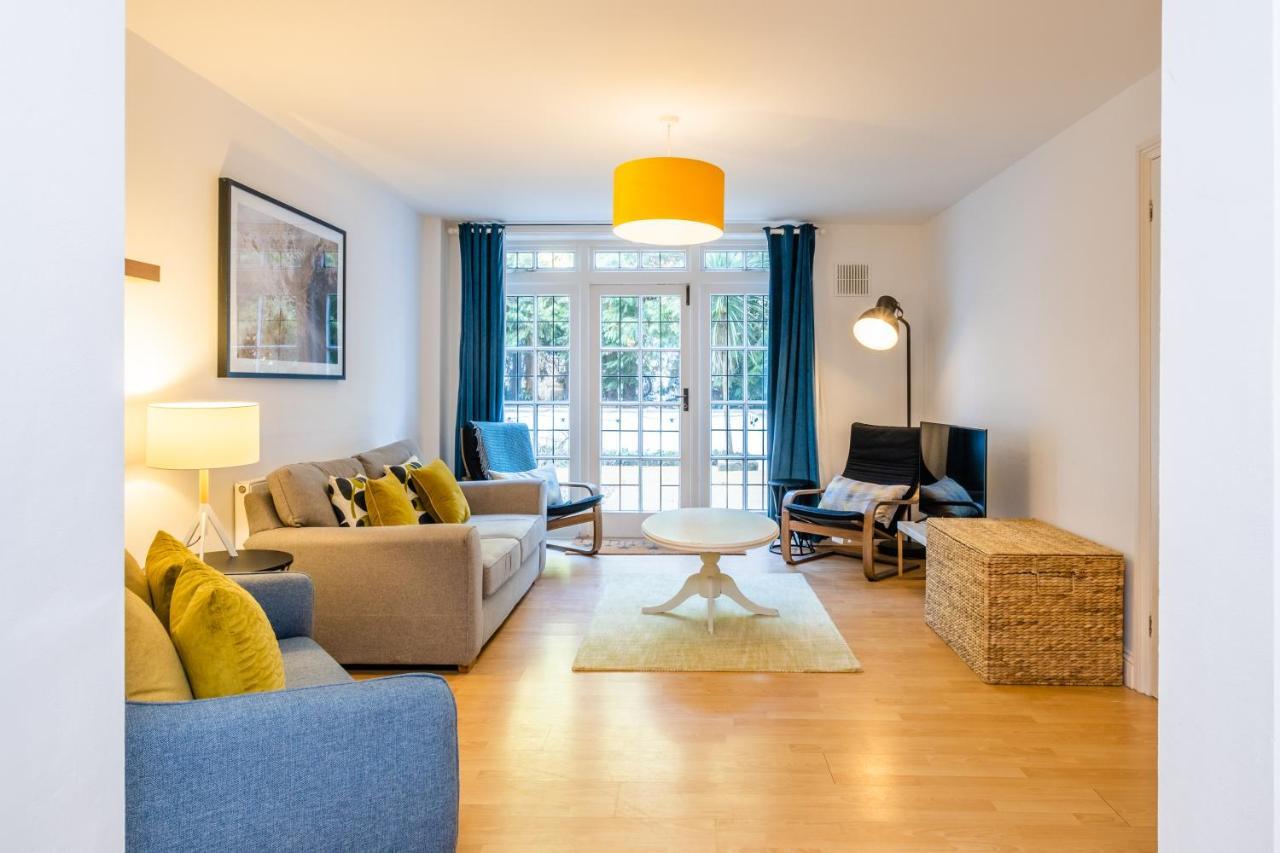 Modern Apt Near Gardens With Large Decking Area - Vivre Retreats Bournemouth Kültér fotó