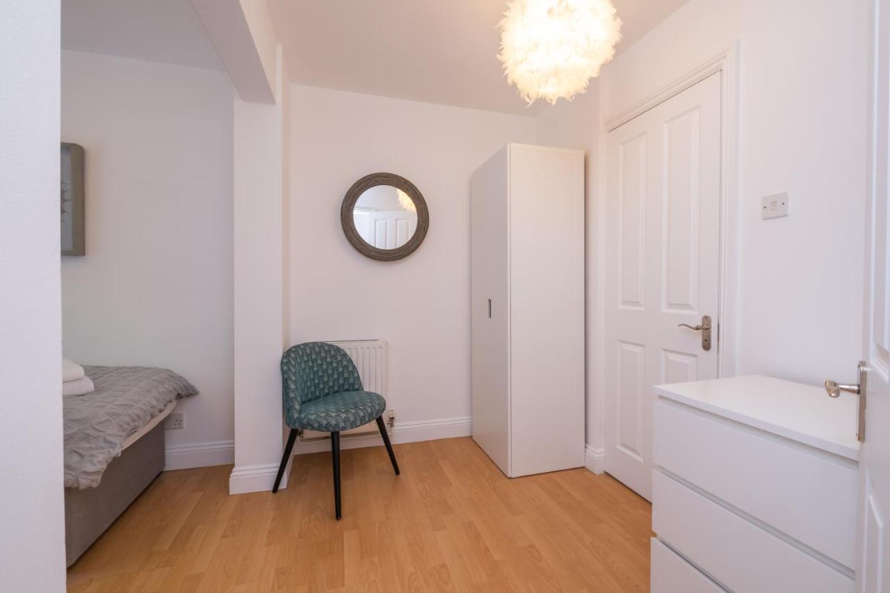 Modern Apt Near Gardens With Large Decking Area - Vivre Retreats Bournemouth Kültér fotó