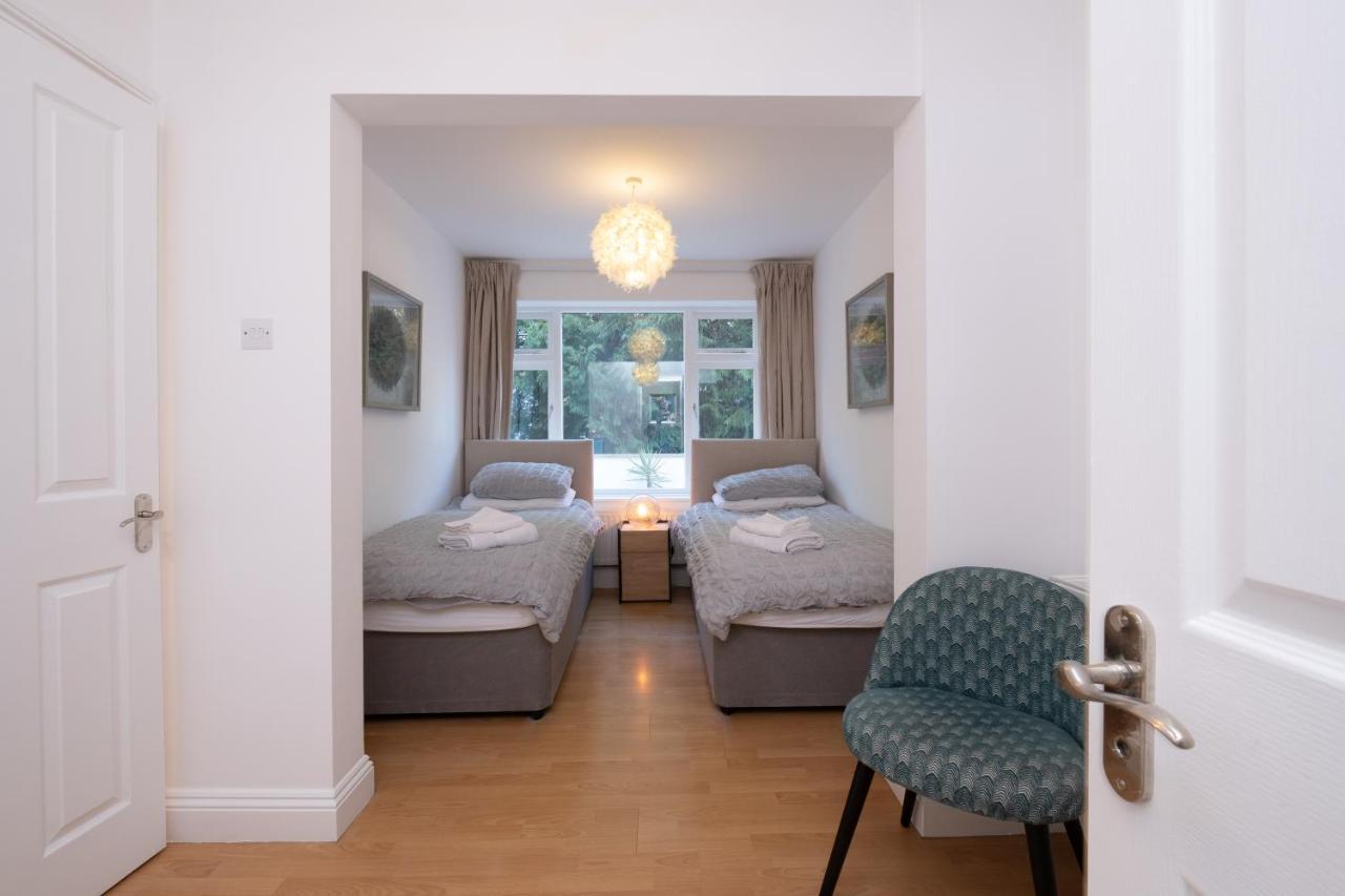 Modern Apt Near Gardens With Large Decking Area - Vivre Retreats Bournemouth Kültér fotó