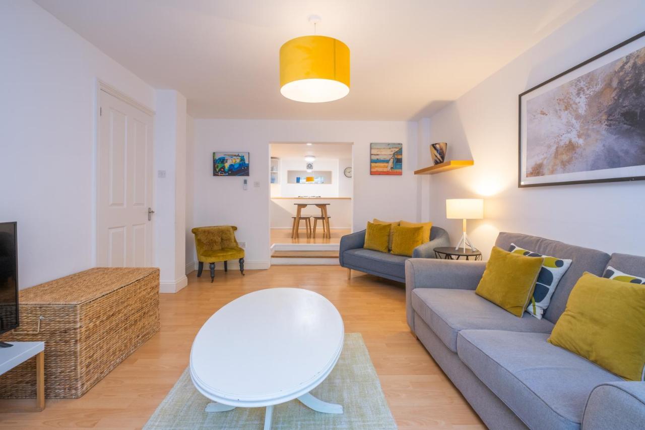 Modern Apt Near Gardens With Large Decking Area - Vivre Retreats Bournemouth Kültér fotó
